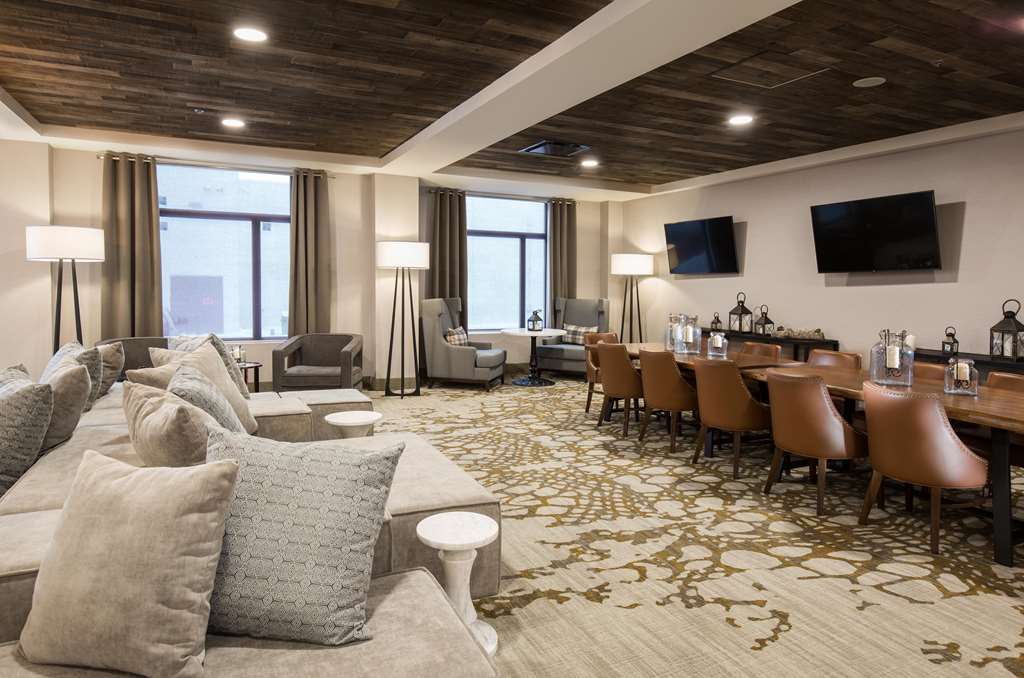 Pomeroy Hotel Форт-МакМеррей Інтер'єр фото